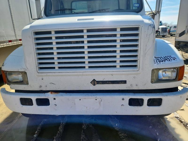 2000 International 4700 box Truck