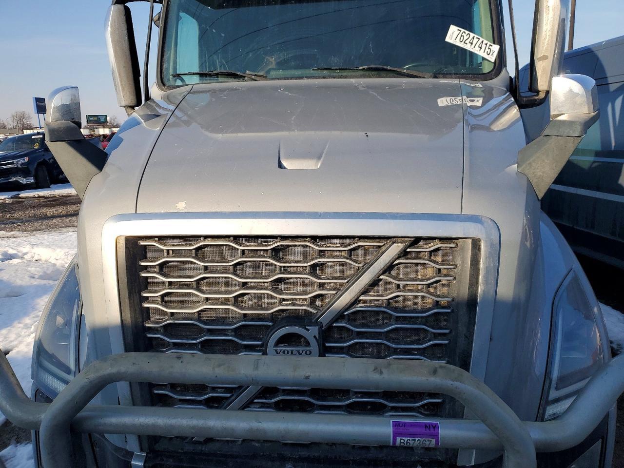 2019 Volv O VNL Semi Truck