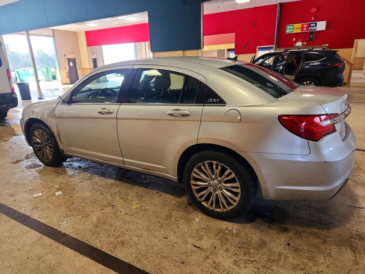 2012 Chrysler 200 lx