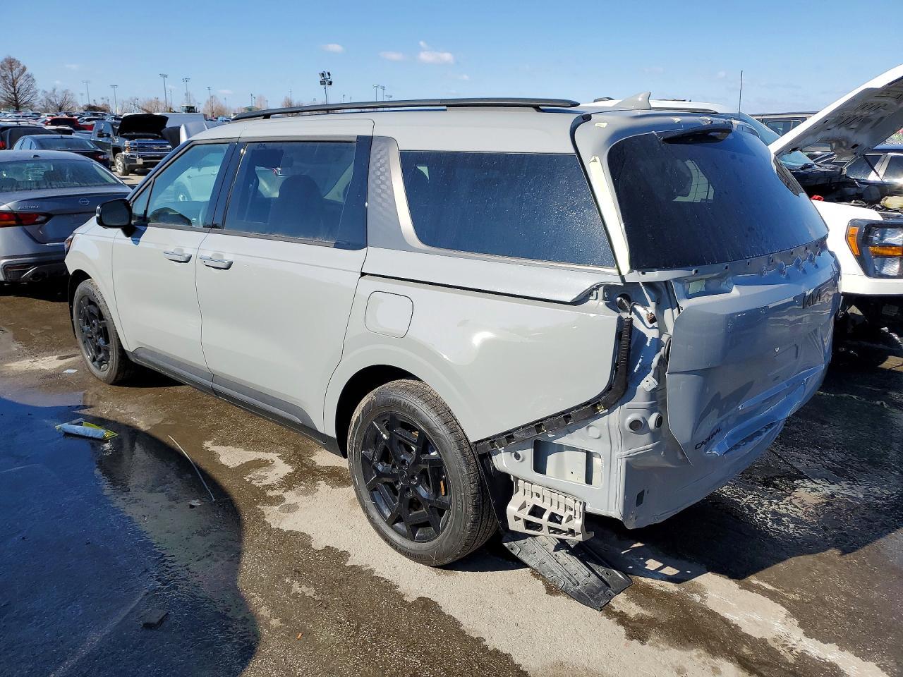 2025 KIA Carnival sx