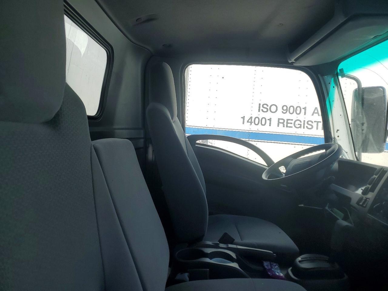 2022 Isuzu NPR HD BOX Truck