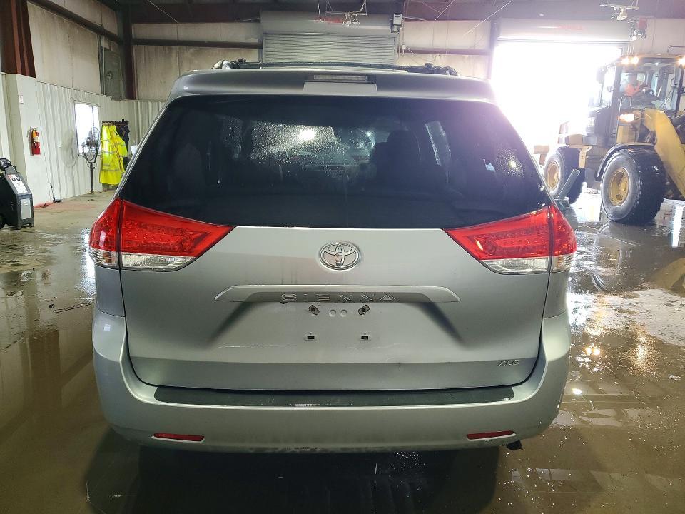 2013 Toyota Sienna xle