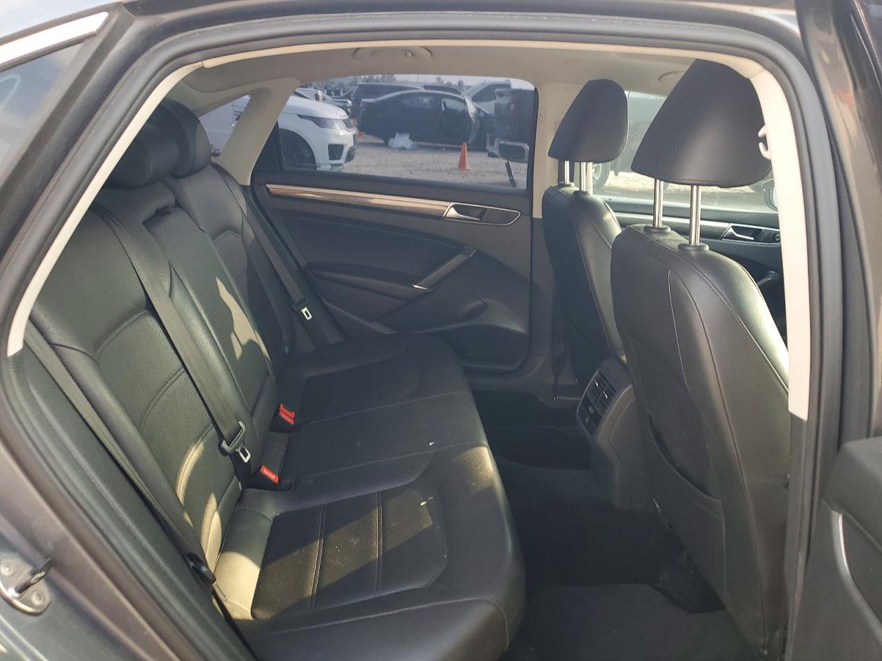 2018 Volkswagen Passat se