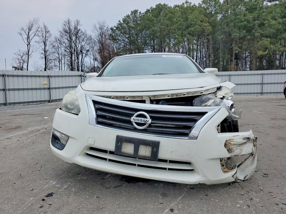 2015 Niss Altima 2.5 s