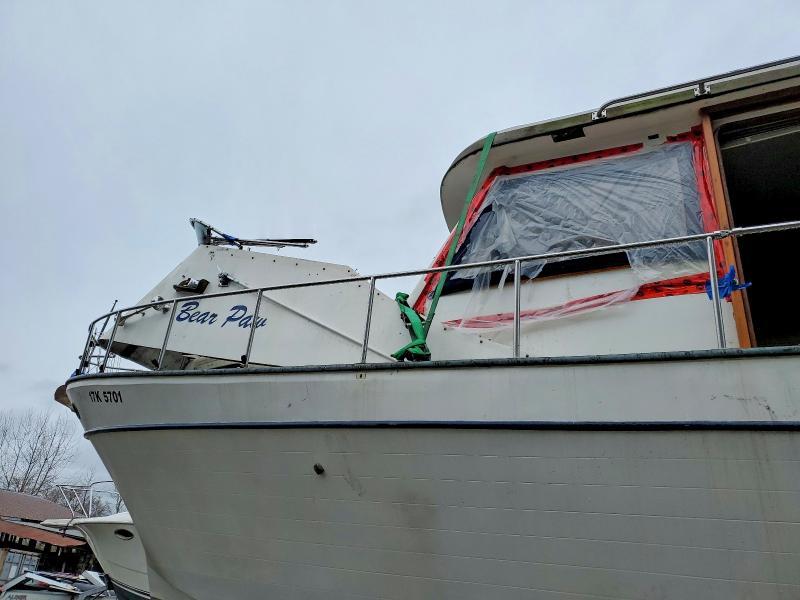 1981 Marine Trader Boat