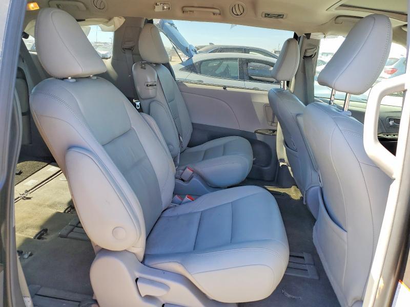 2018 Toyota Sienna xle 8-passenger