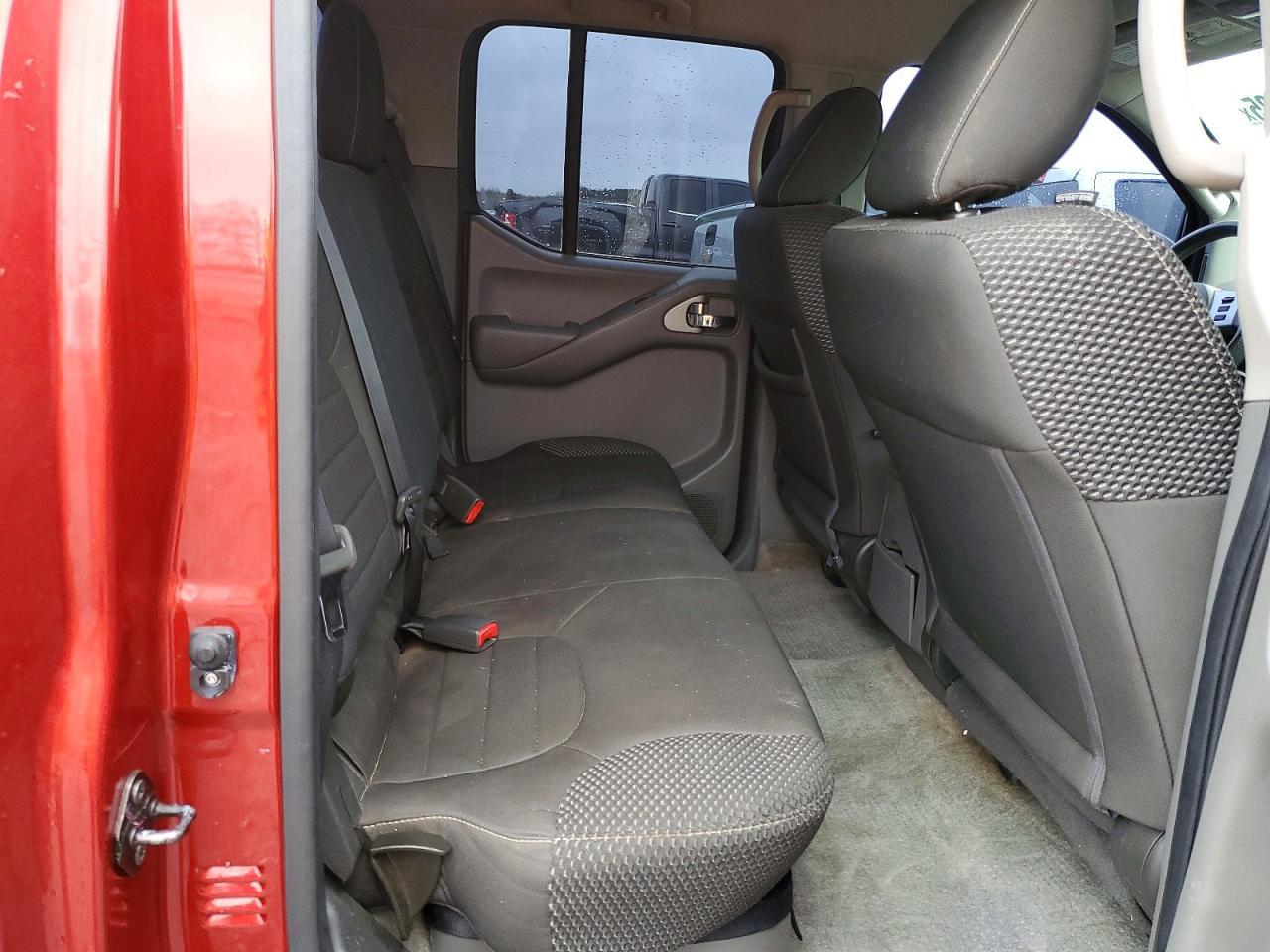 2015 Nissan Frontier Desert Runner