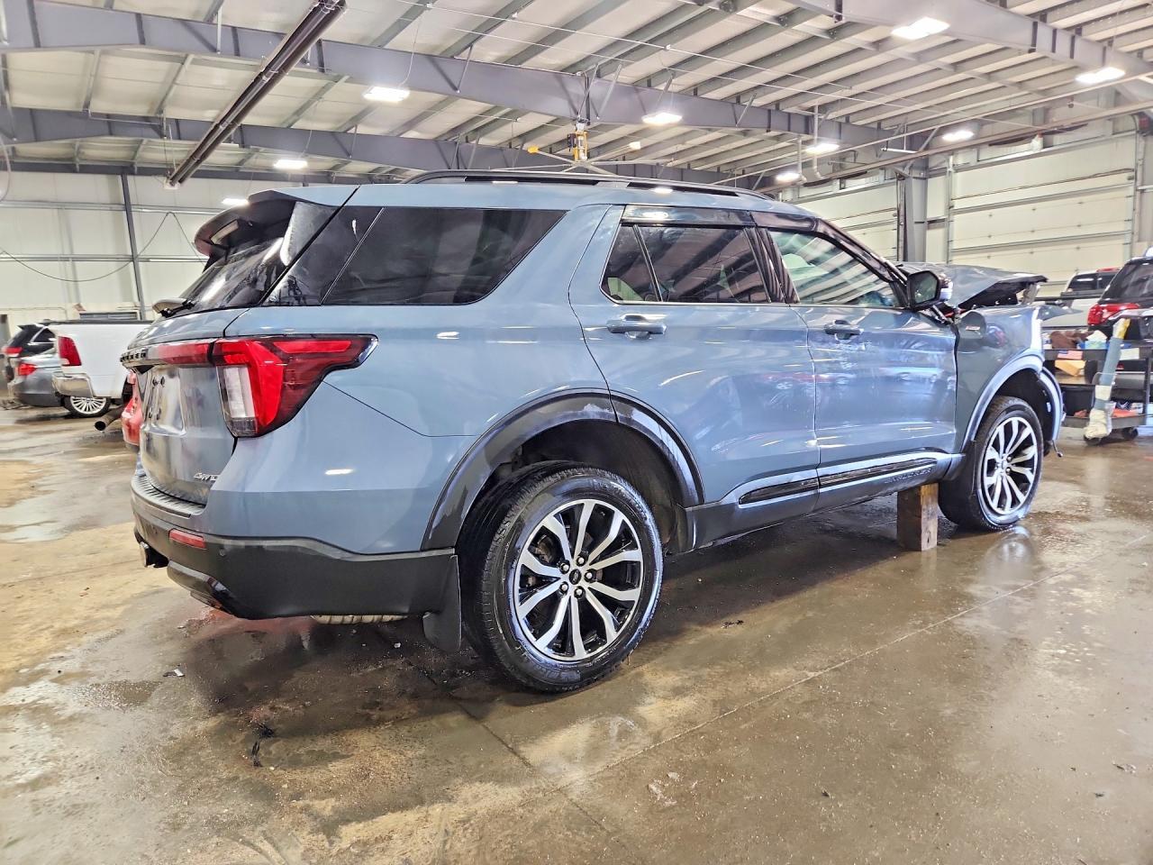 2025 Ford Explorer St-line