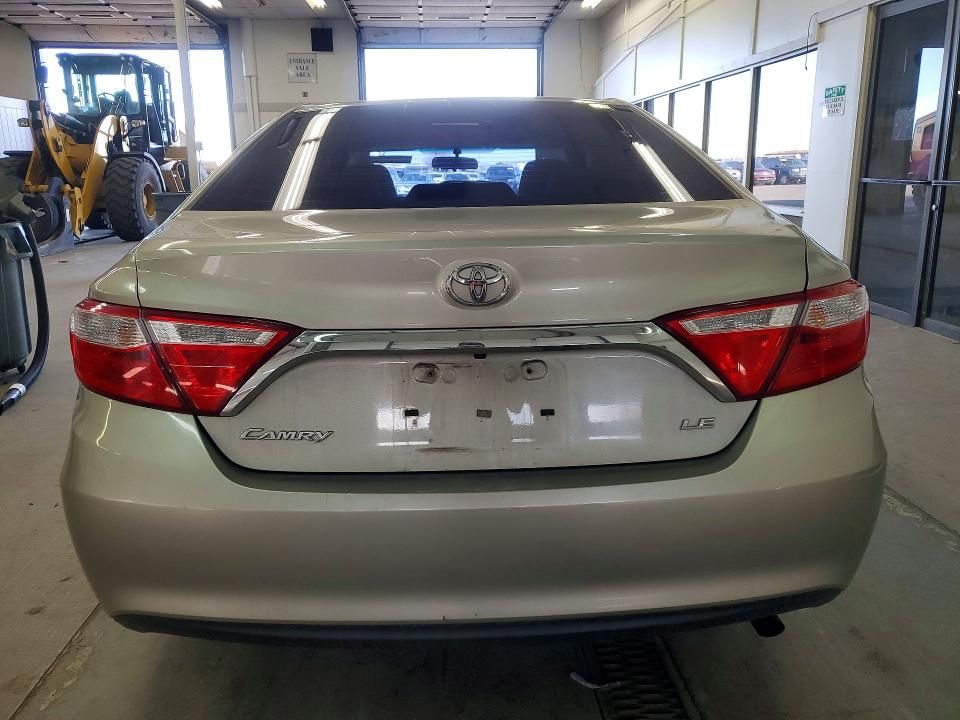 2016 Toyota Camry le