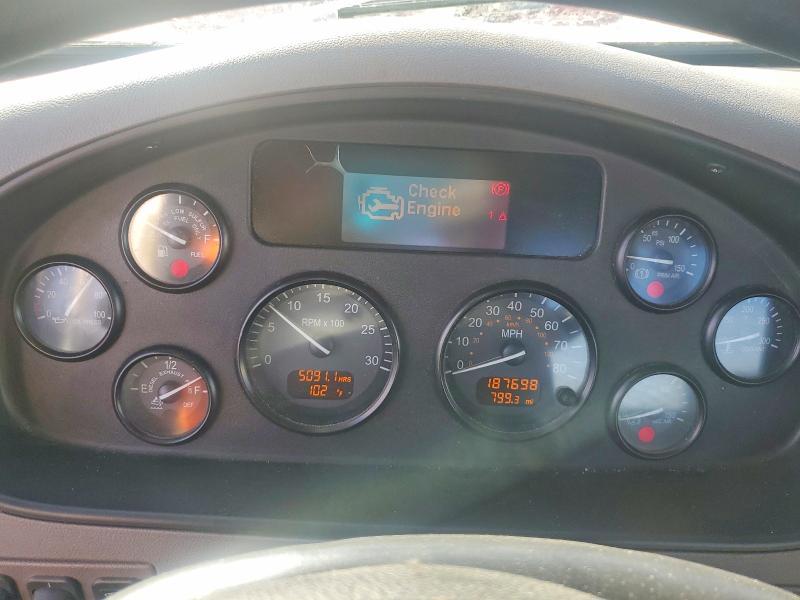 2013 Ptrb 2013 Peterbilt 348 Flatbed Truck