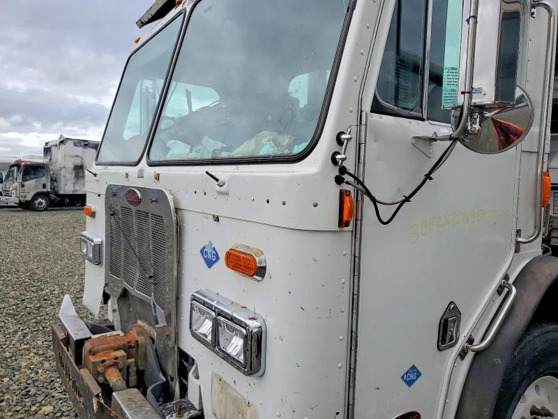 2013 Peterbilt 320 Refuse Truck