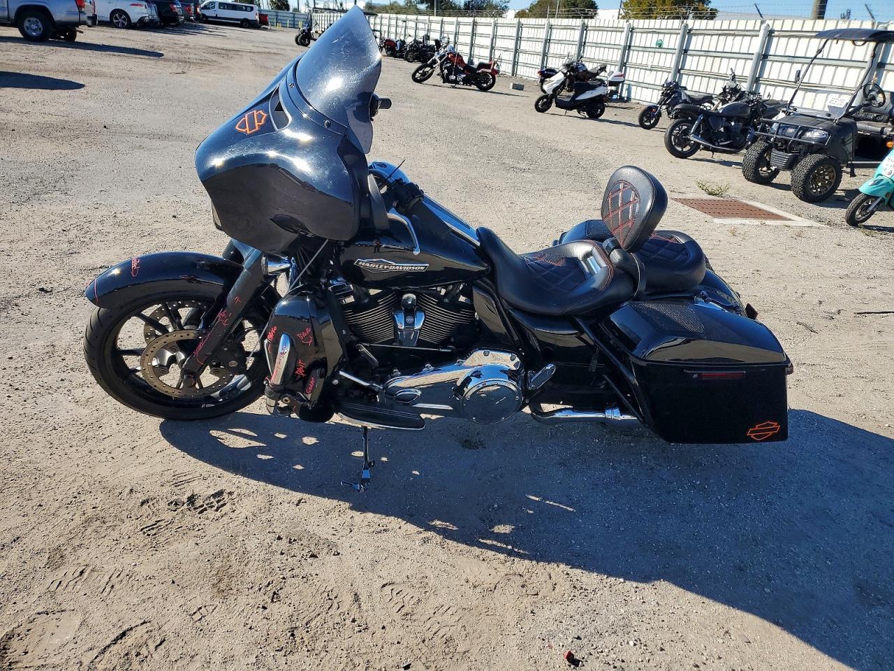 2023 Harley-Davidson Flhx
