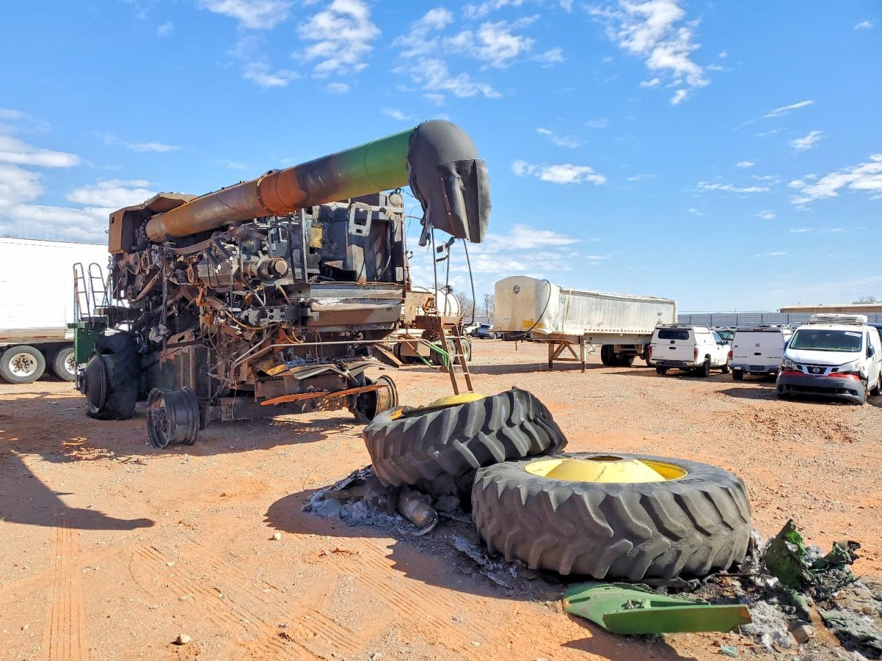 2012 John Deere S670 Combine