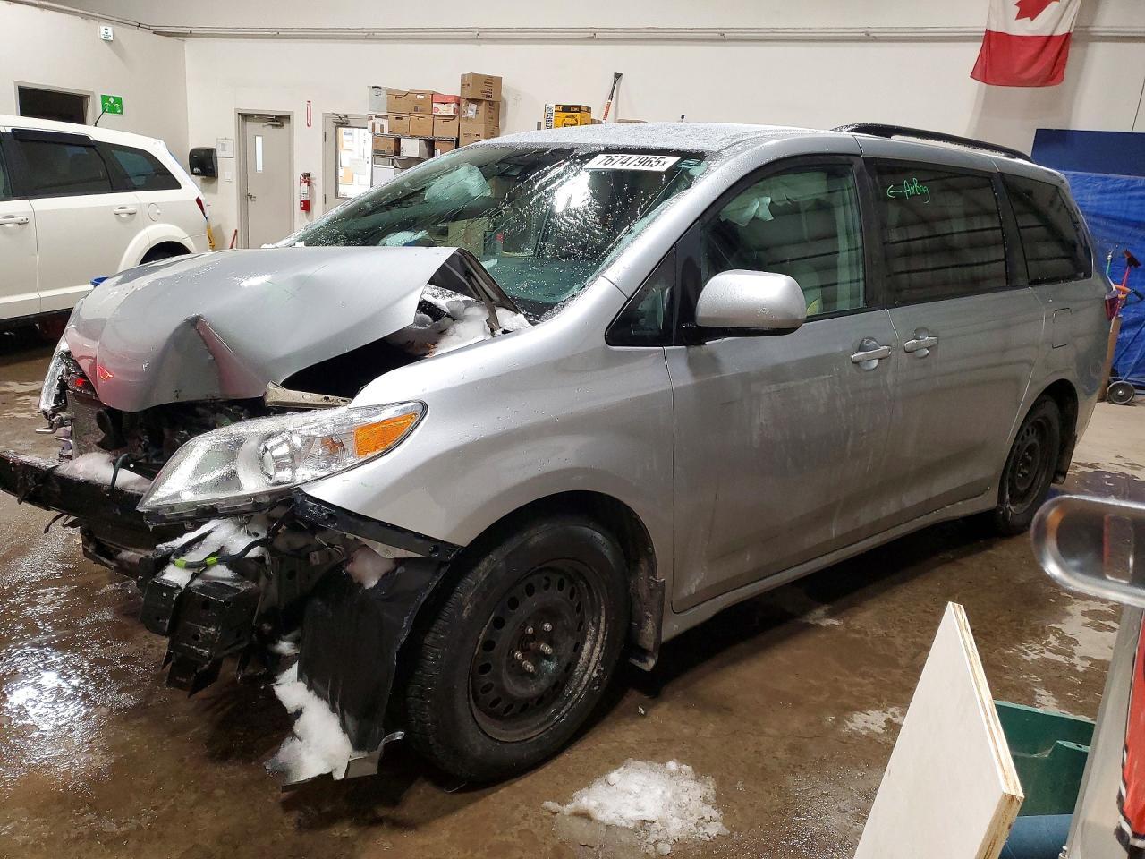 2019 Toyota Sienna le