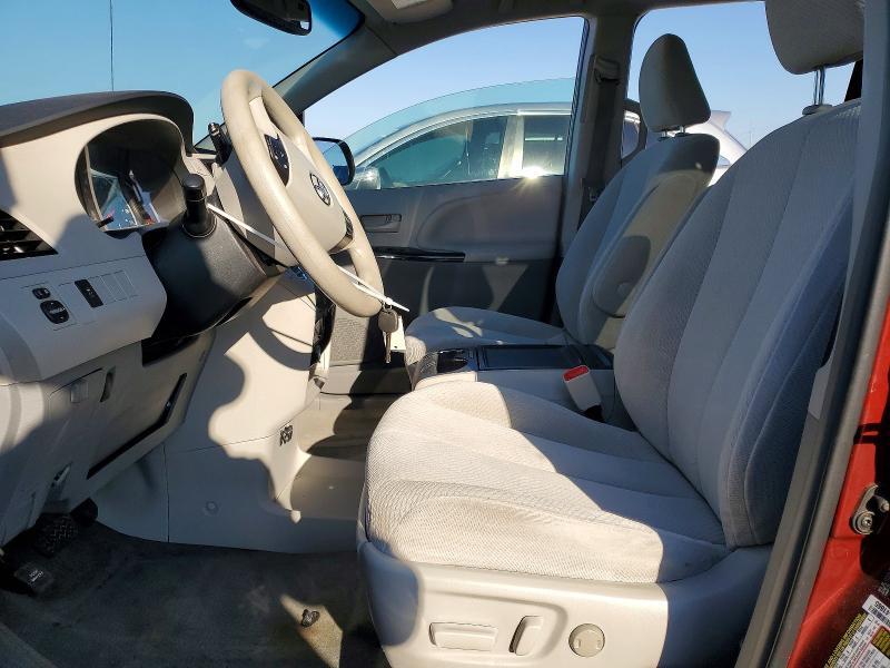2014 Toyota Sienna le