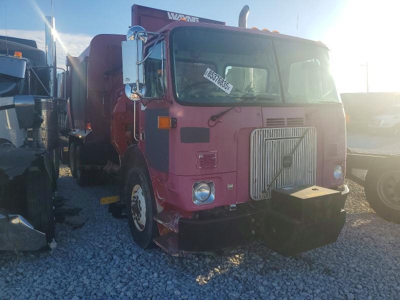 2003 Volvo Wxr Refuse Truck