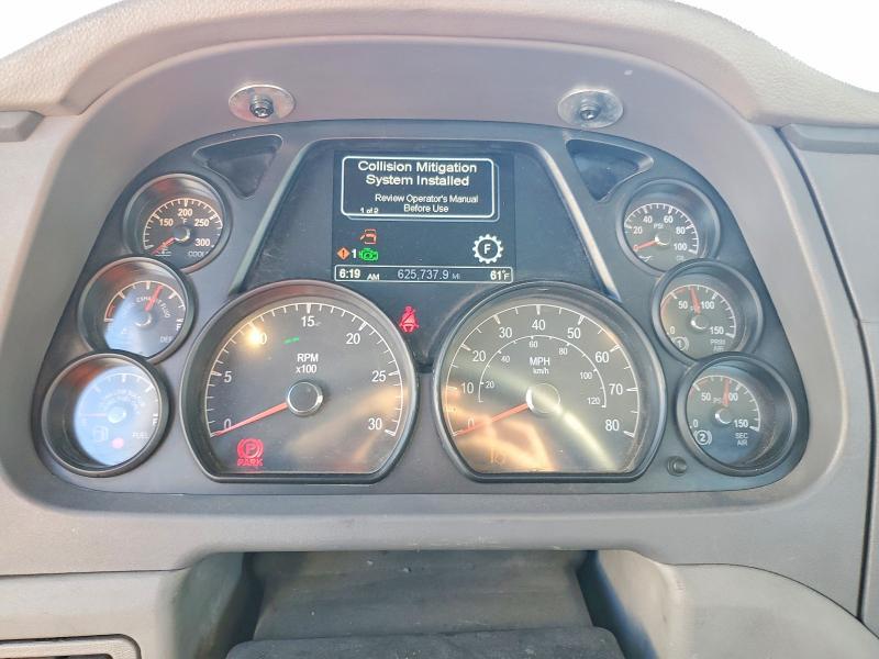 2017 Peterbilt 579 Semi Truck