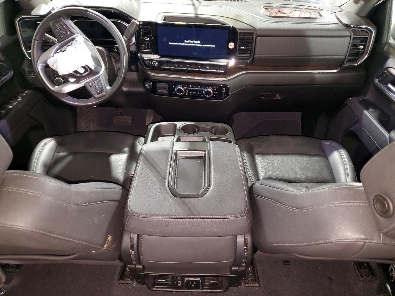 2025 GMC Sierra K1500 slt