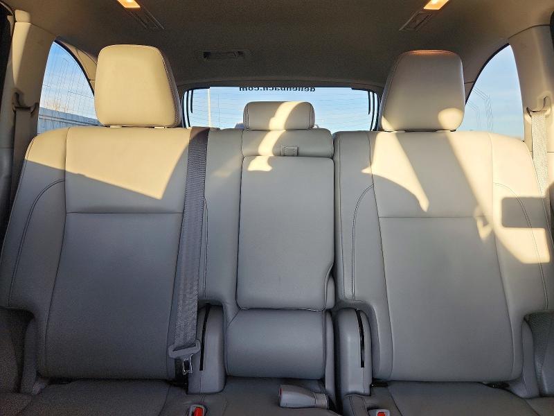 2017 Toyota Highlander se