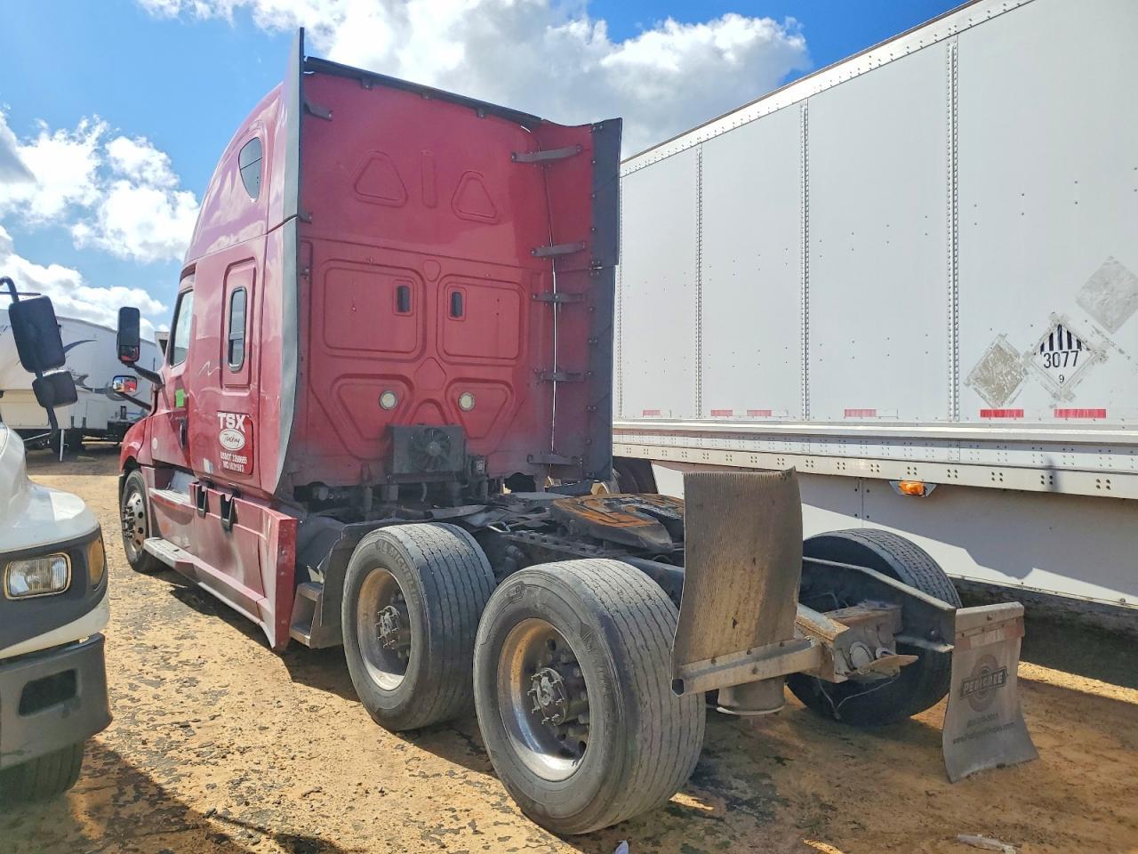 2018 Freightliner Cascadia 126 Semi Truck