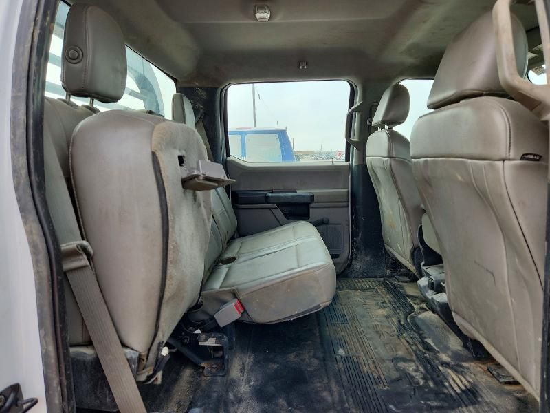 2017 Ford F350 Super Duty Flatbed Truck