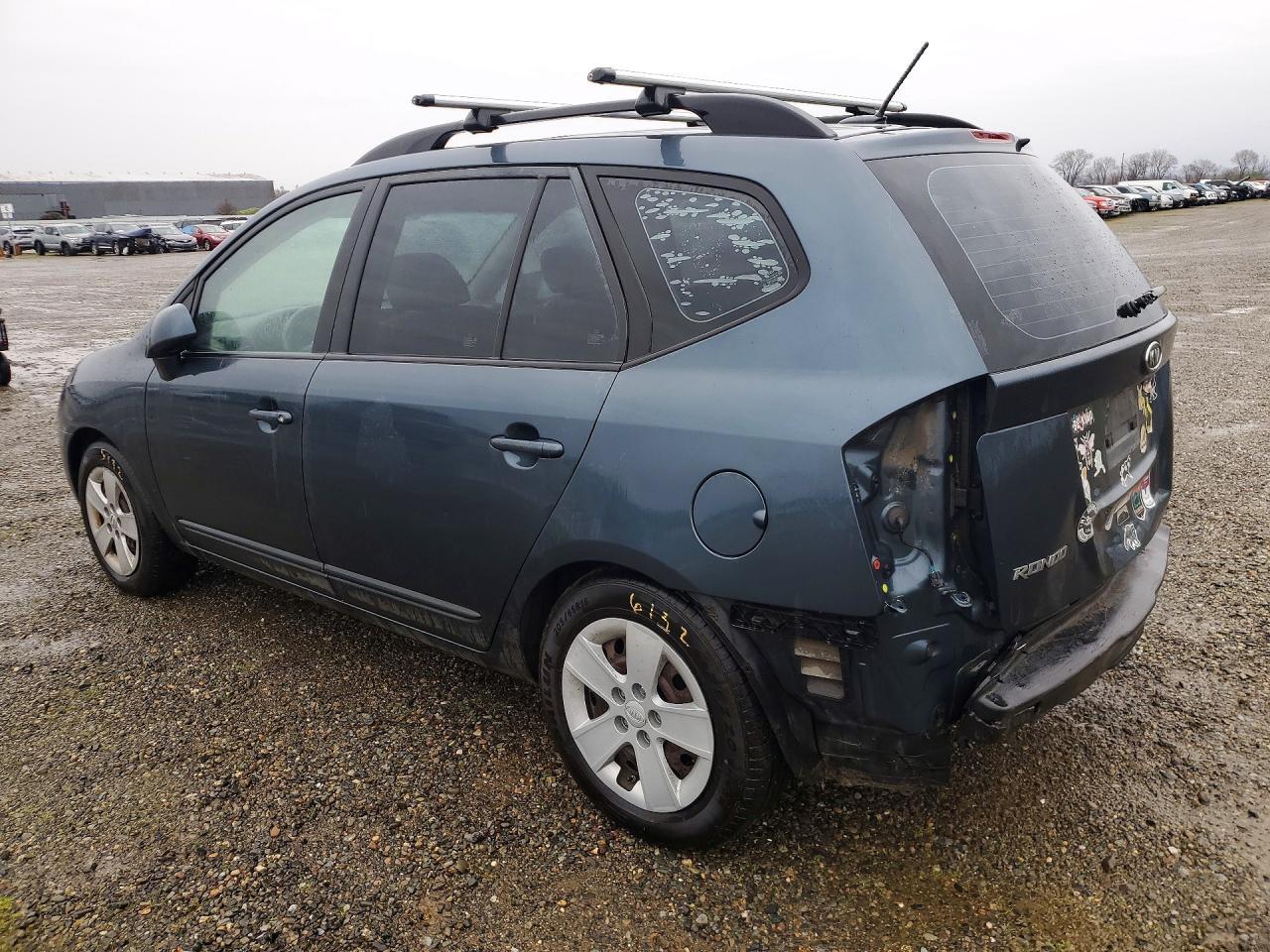 2009 KIA Rondo Base