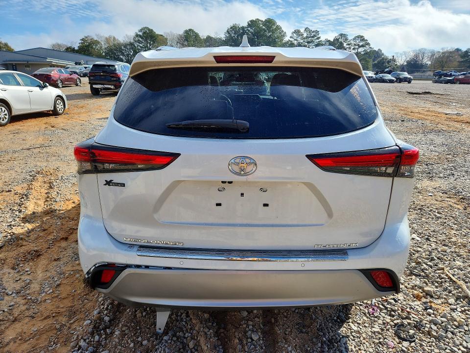 2021 Toyota Highlander Platinum