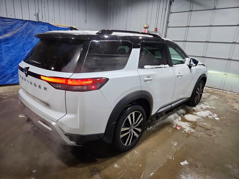 2025 Nissan Pathfinder Platinum