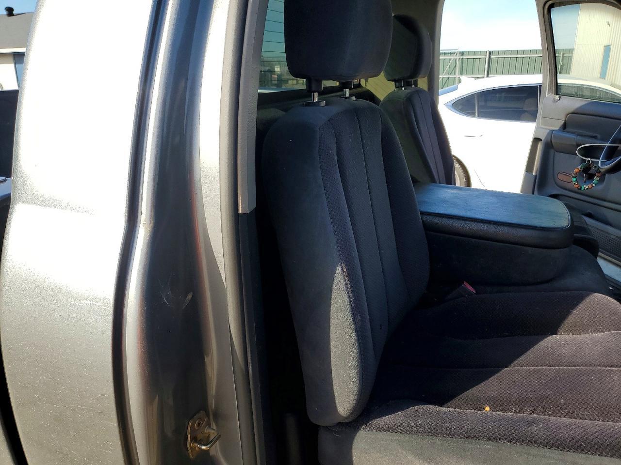 2005 Dodge Ram 1500 st