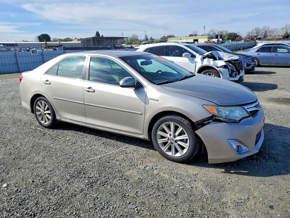 2014 Toyota Camry Hybrid