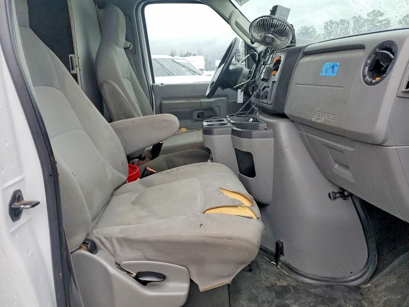 2016 Ford E450 box Truck