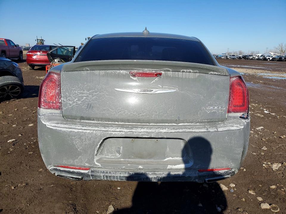 2018 Chrysler 300 s