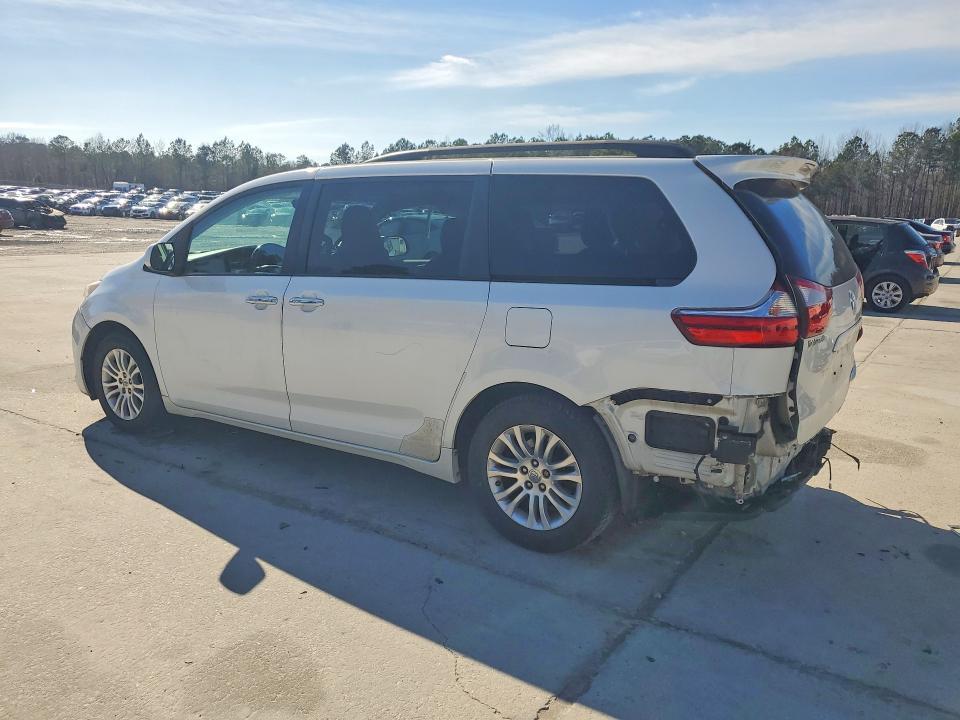 2016 Toyota Sienna