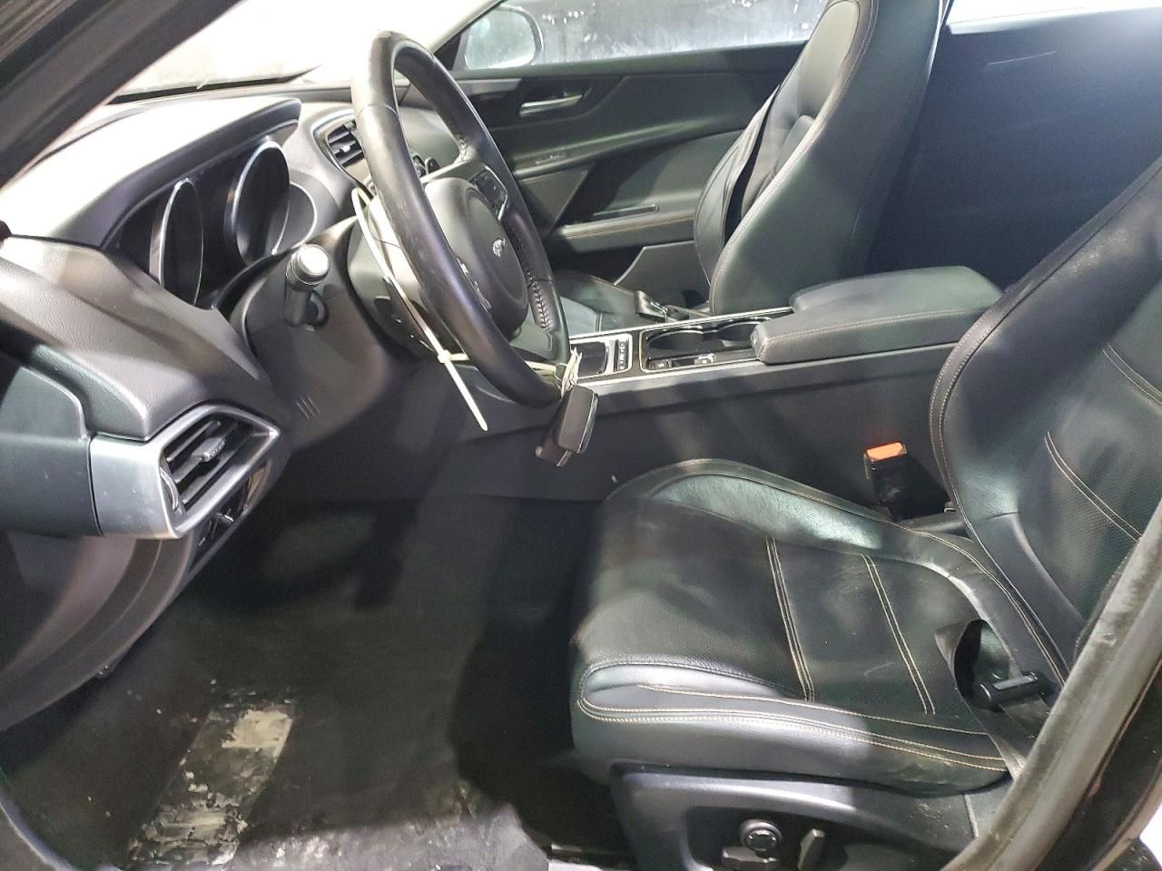 2017 Jaguar Xe Prestige