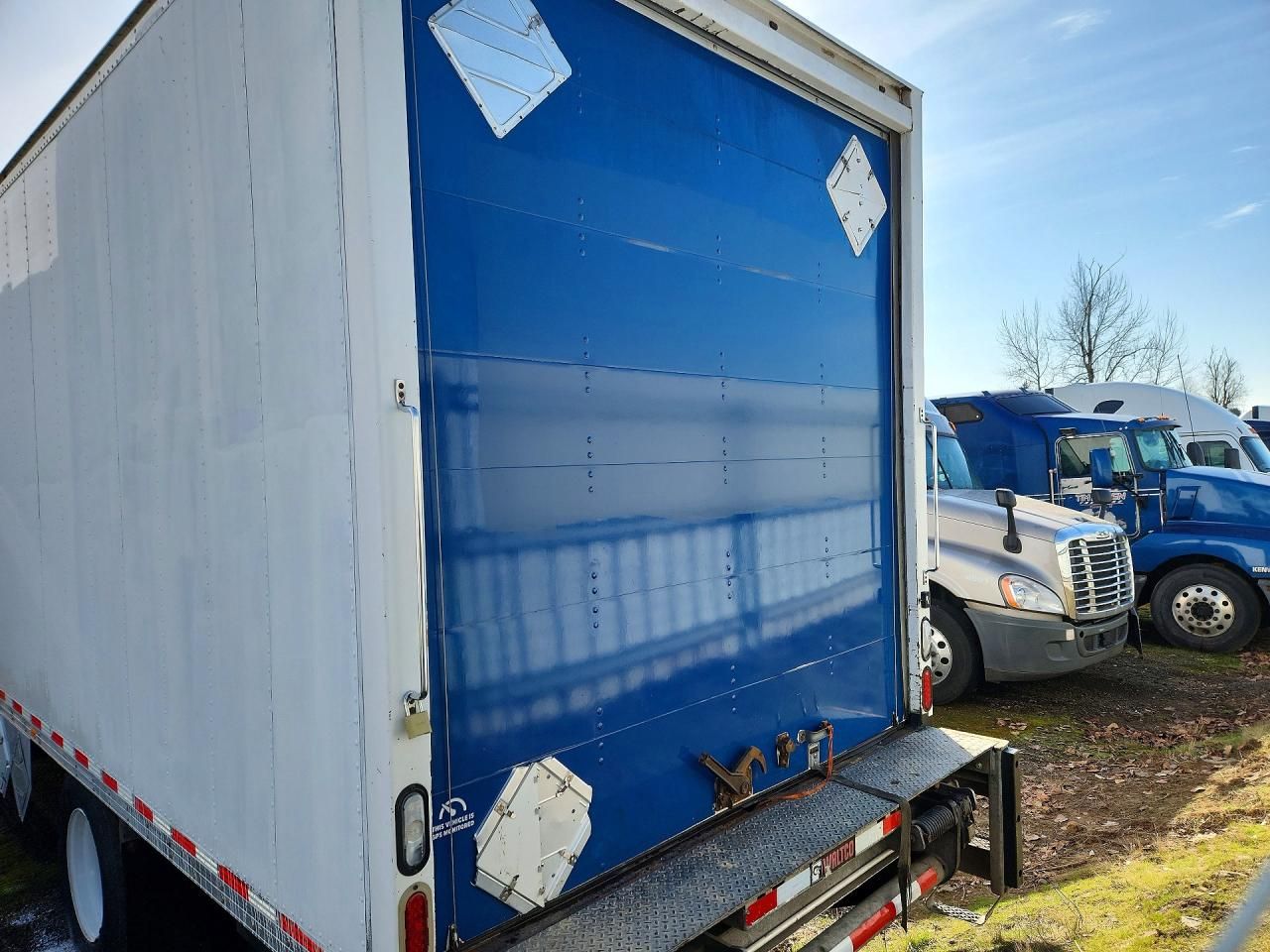 2017 Freightliner Business Class M2 BOX Truck