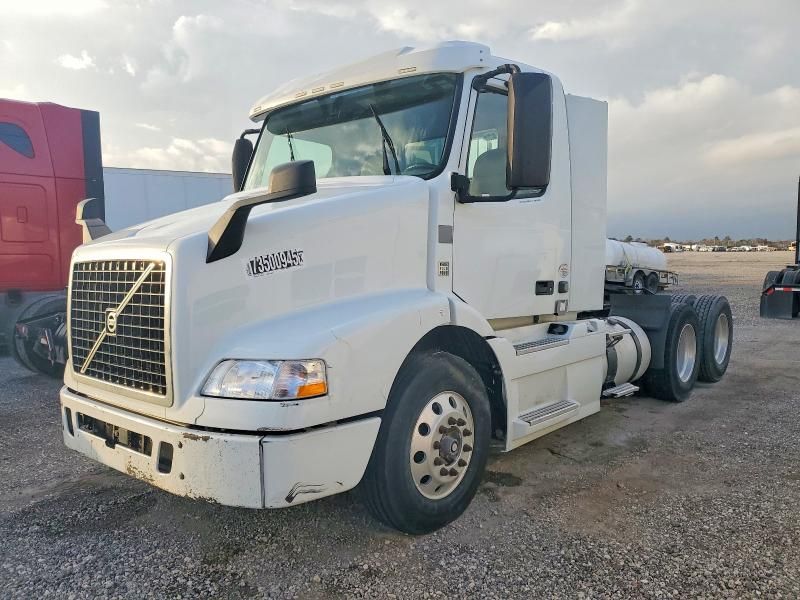 2018 Volvo VNM Semi Truck