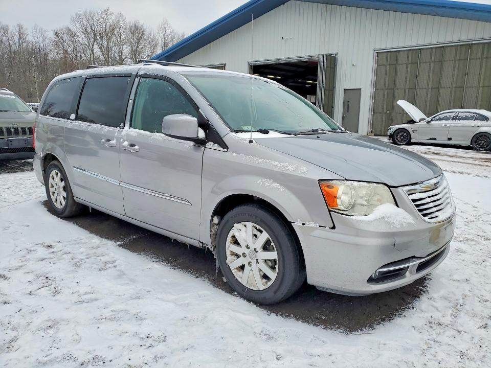 2013 Chrysler Town & Country Touring