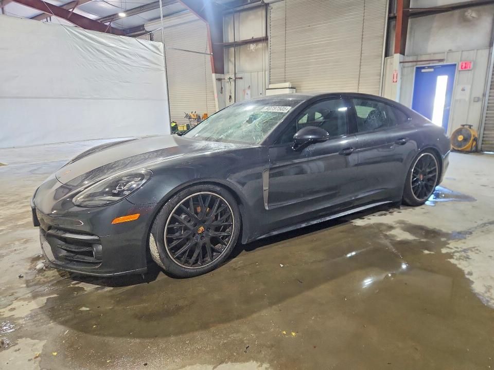 2023 Porsche Panamera Base