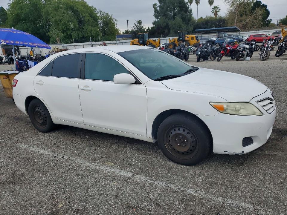 2011 Toyota Camry le