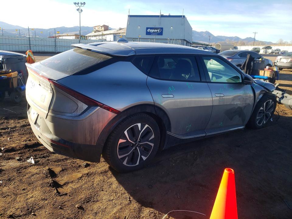 2022 KIA EV6 Light