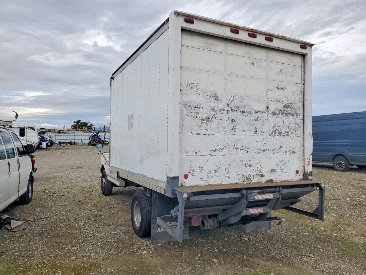 1990 Ford F Super Duty BOX Truck