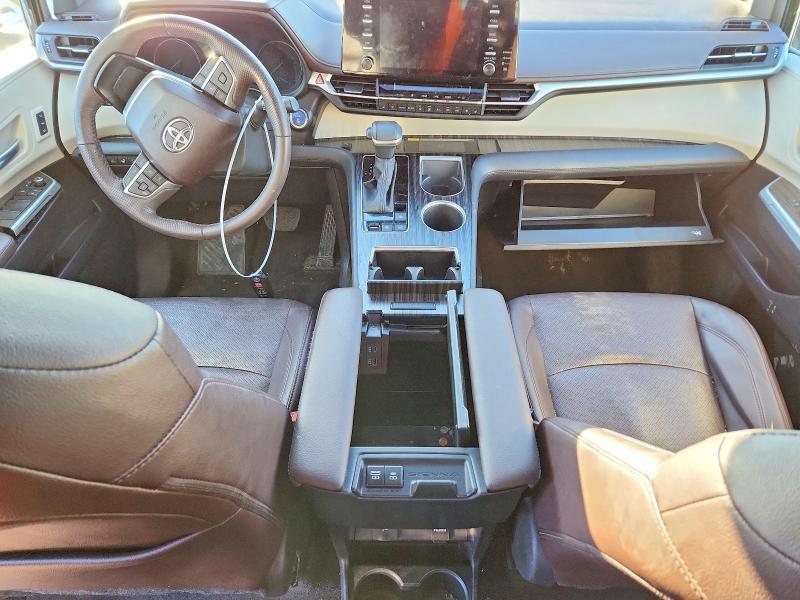 2023 Toyota Sienna Platinum 7-passenger