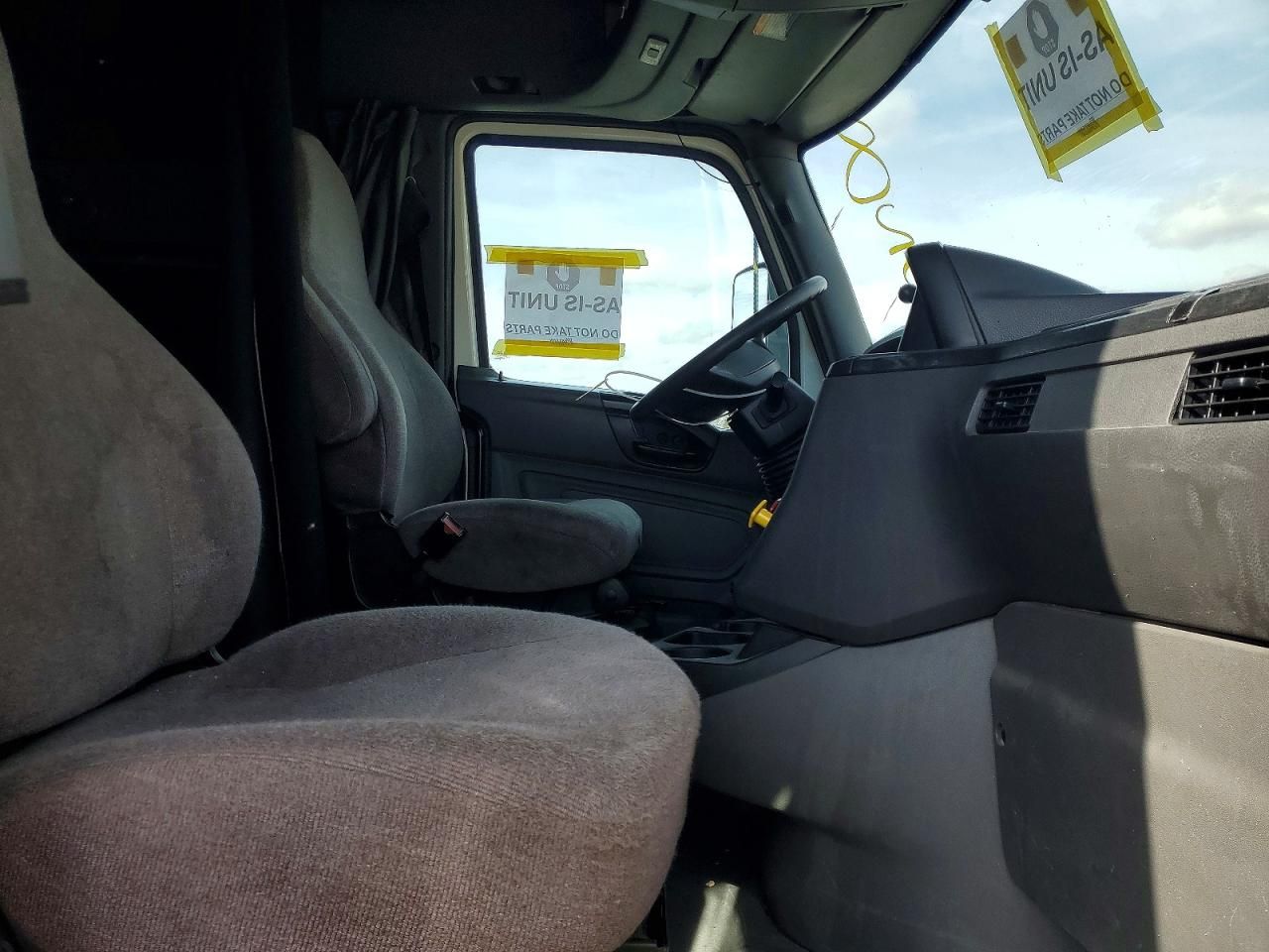 2022 International LT625 Semi Truck