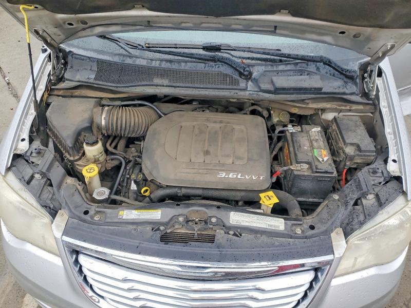 2012 Chrysler Town & Country Touring