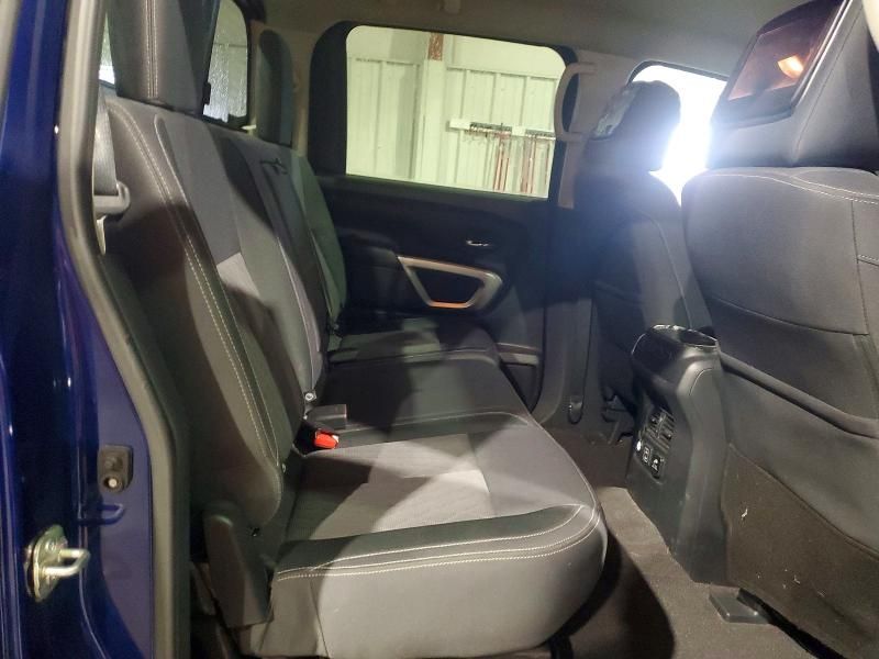 2021 Nissan Titan sv