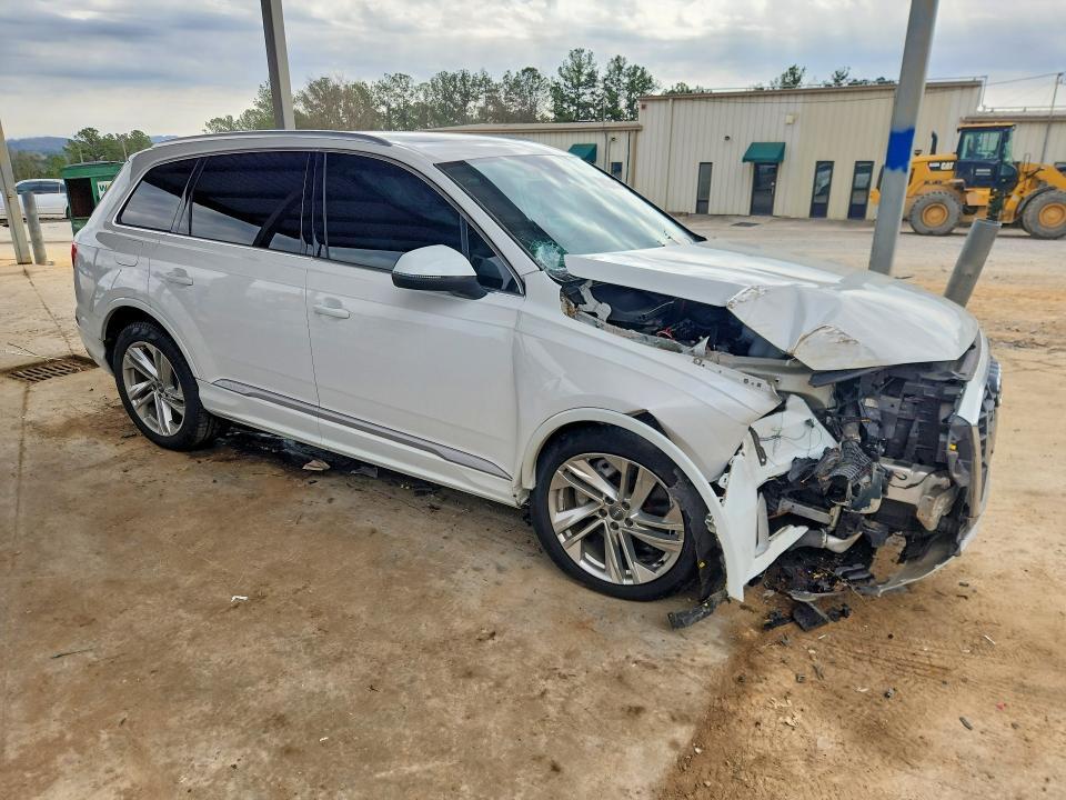 2020 Audi Q7 Premium