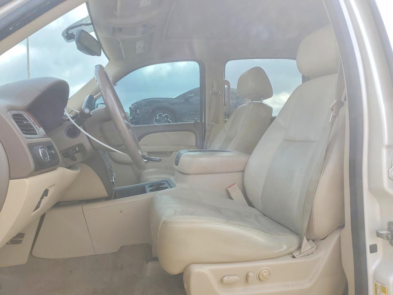 2011 GMC Yukon xl C1500 slt