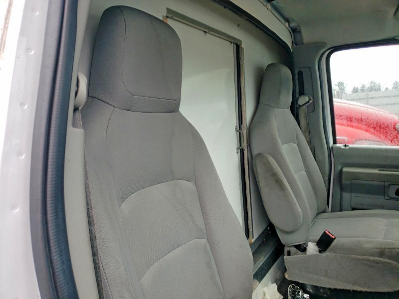 2022 Ford E450 box Truck