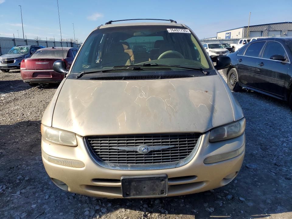 1999 Chrysler Town & Country lx
