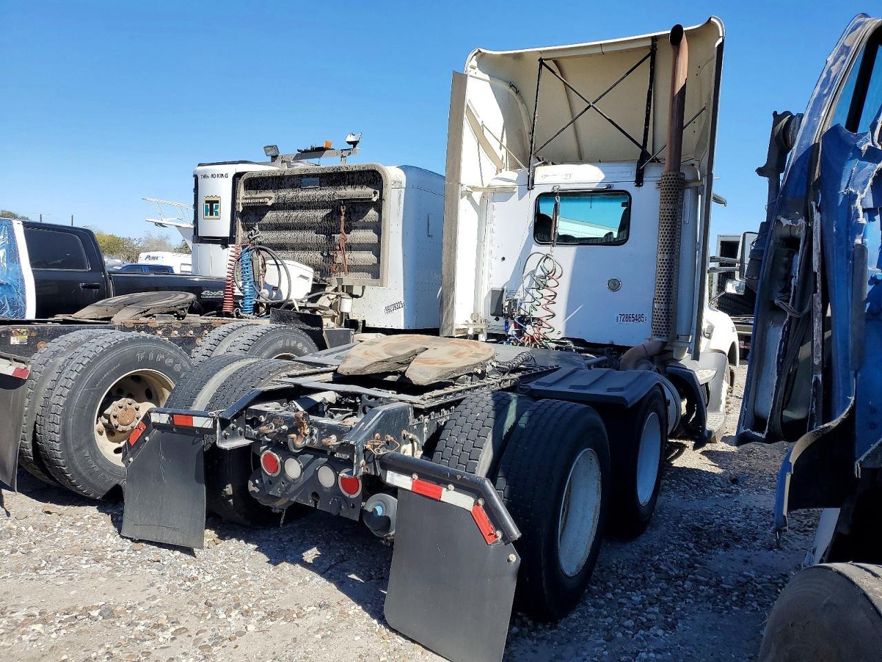 2016 Kenworth T680 Semi Truck